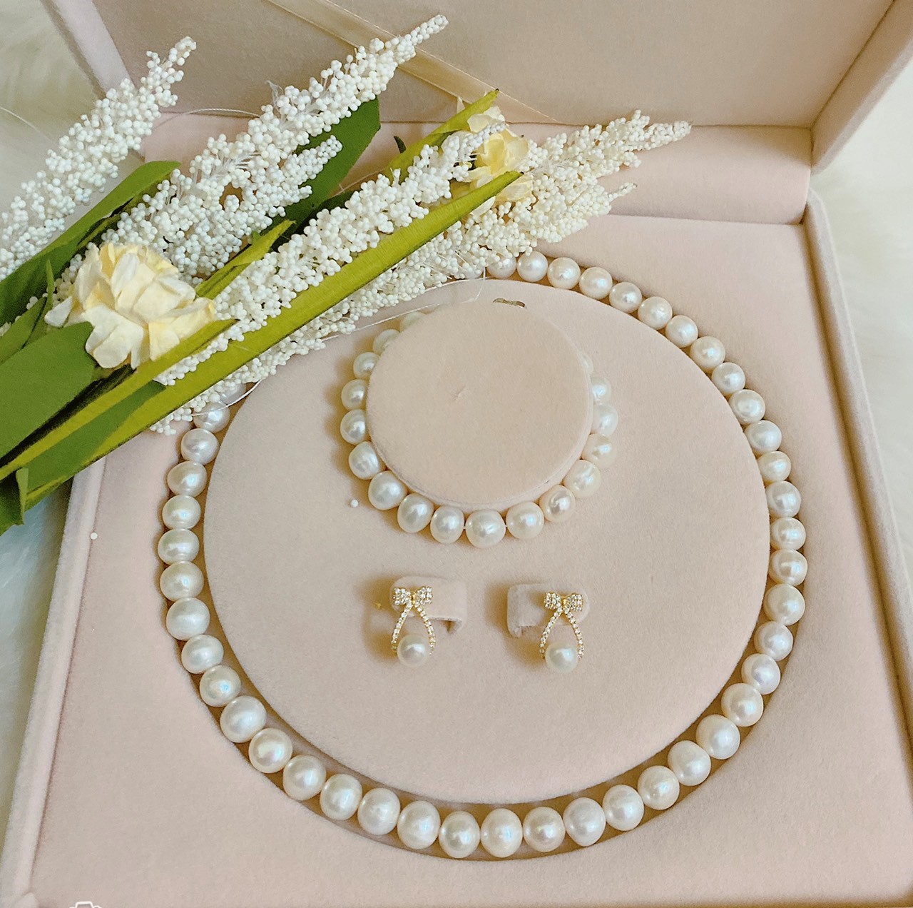 Nếu bạn mua một chuỗi ngọc nhỏ xinh sẽ có giá giao động từ 10 – 55 triệu đồng 1 viên